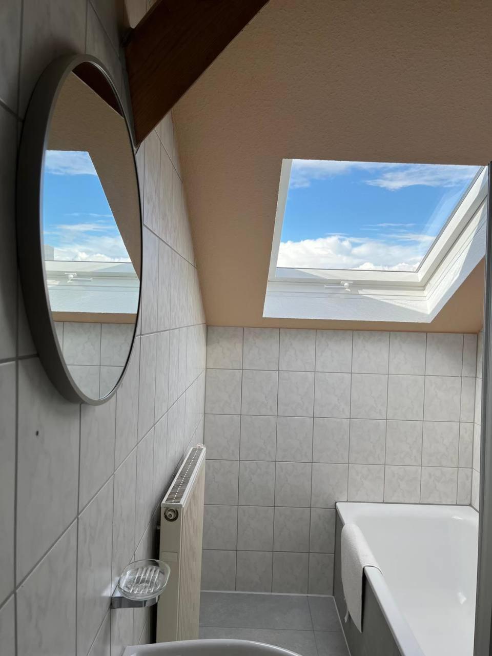 Schoene Dachgeschosswohnung Im Herzen Von Deidesheim Exteriör bild
